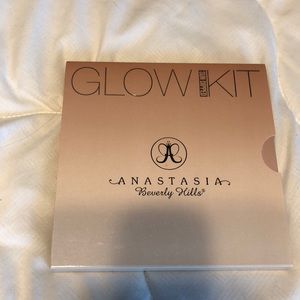 Anastasia Beverly Hills Glow Kit Highlighter